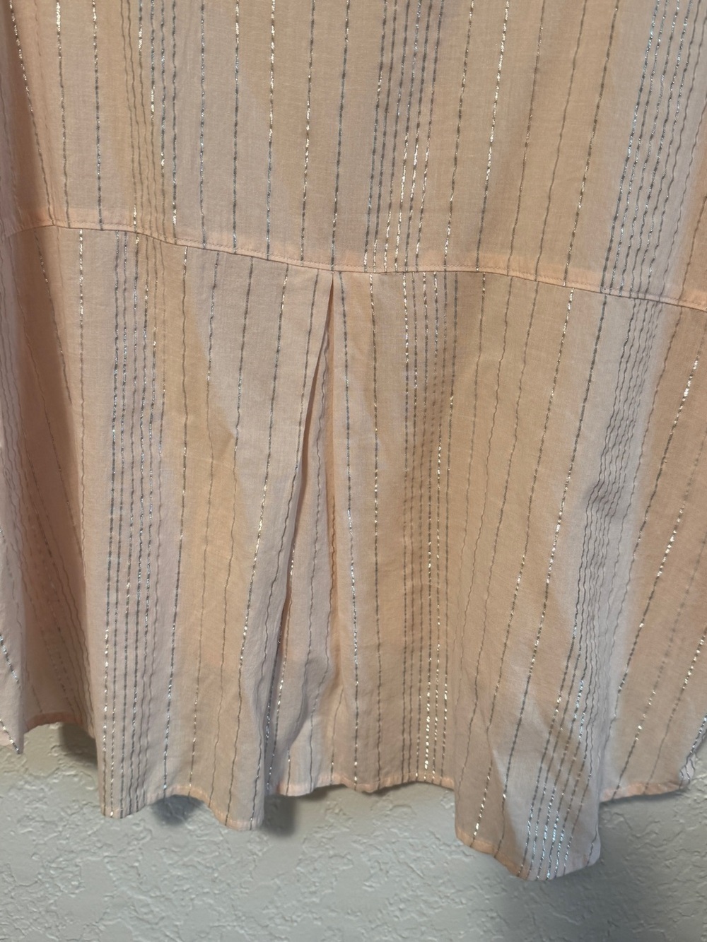 Light pink button down shirt with silver stripes - Picture 4 of 8